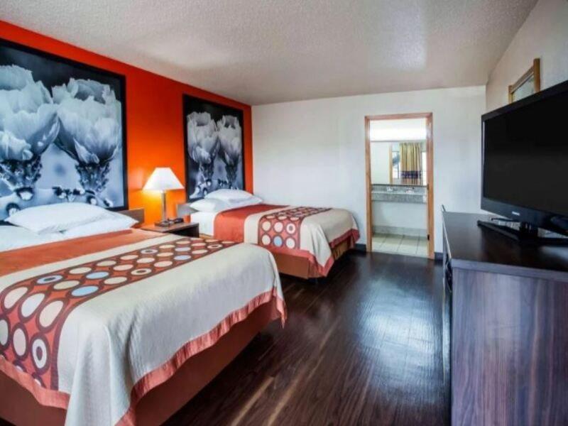 Super 8 By Wyndham Hotel 3*
