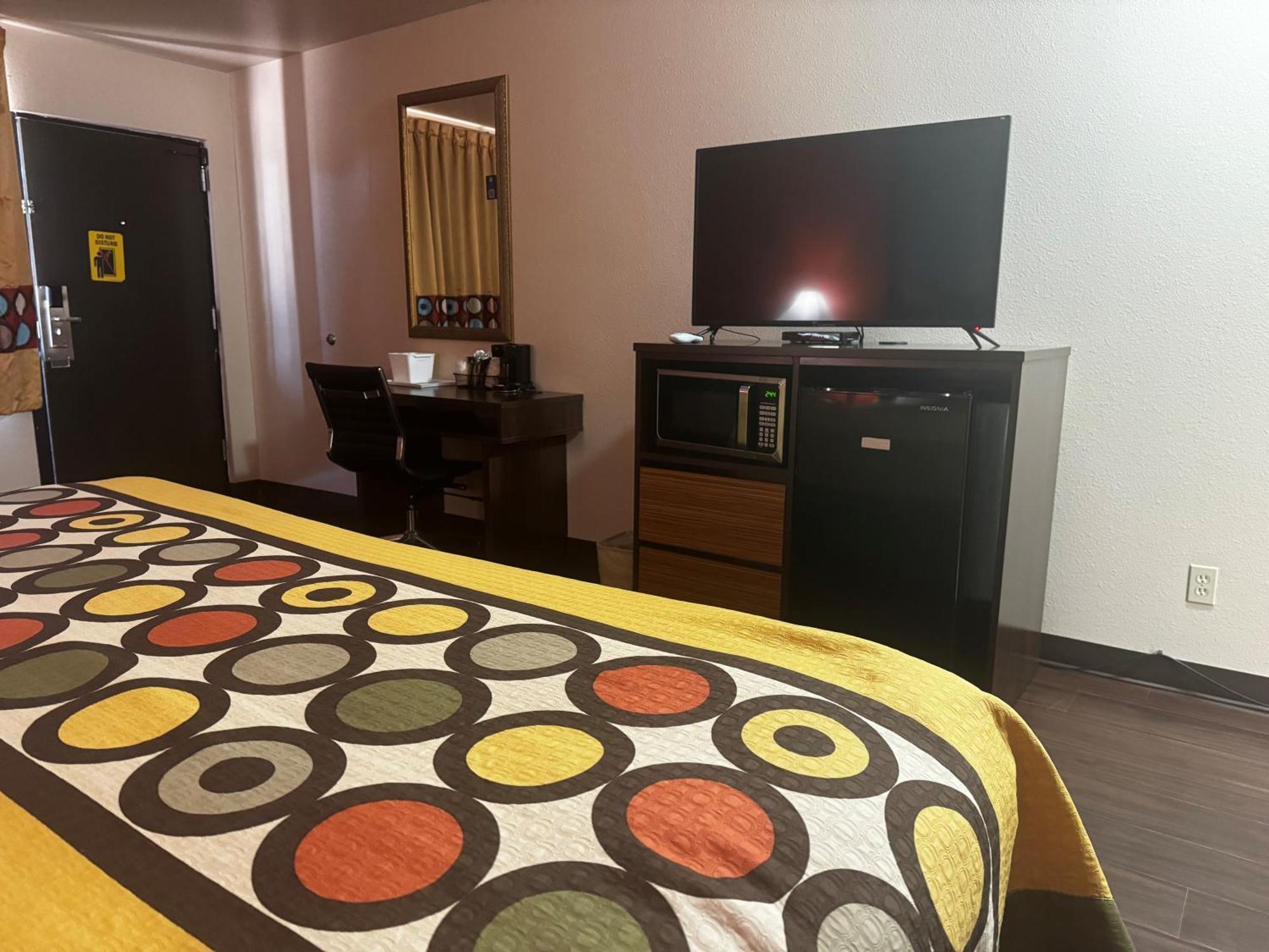 Super 8 By Wyndham Hotel Giddings
