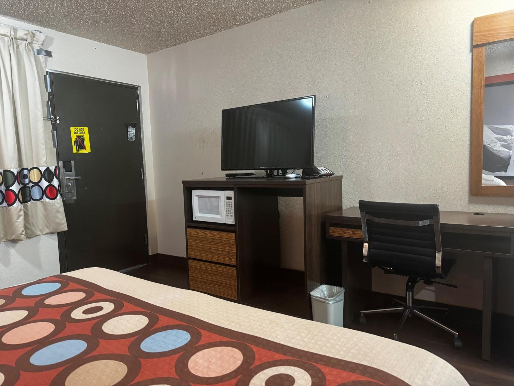 Hotel Super 8 By Wyndham 3*